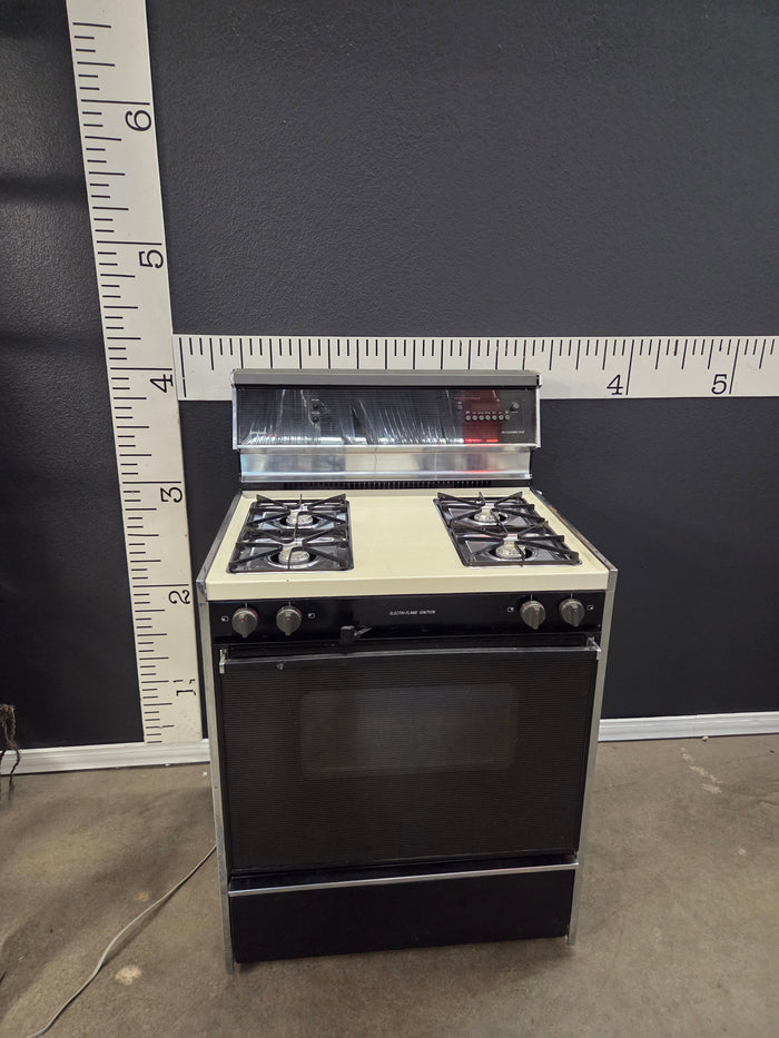 04812 Vintage Gas Stove with Four Burners